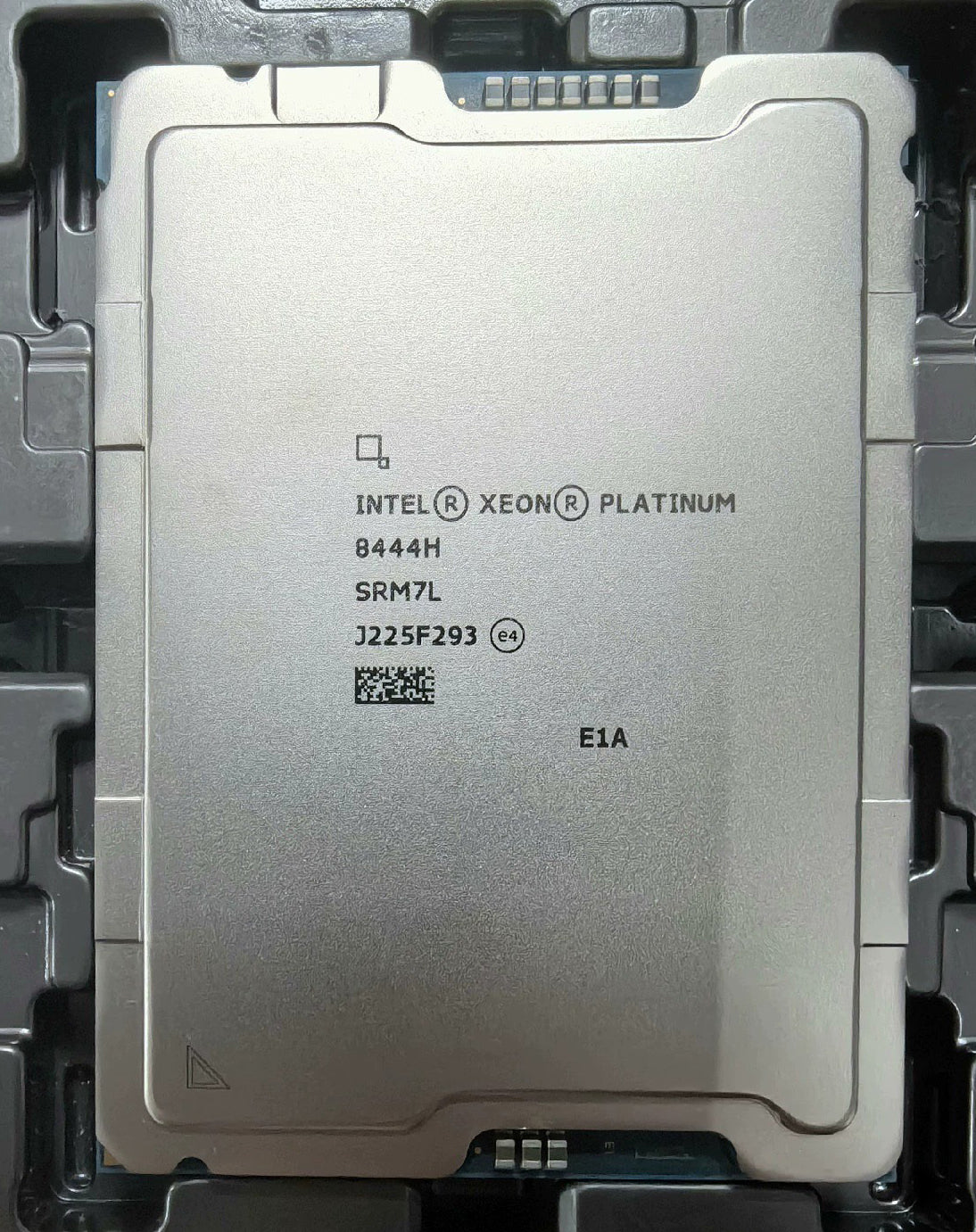 4Th Gen Xeon Platinum 8444H 8450H 8452Y 8454H 8458P 8460H 8460Y+ 8461V 8462Y+ LGA4677 CPU Used Processor