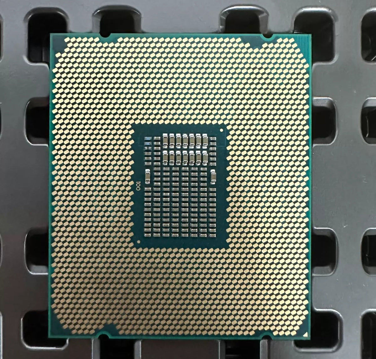 LGA 2066 CPU C422 W-2102 W-2104 W-2123 W-2125 W-2133 W-2135 W-2145 W-2155 W-2175 W-2195 W-2223 W-2225 W-2235 W-2245 W-2255 W-2265 W-2275 W-2295 W-2140B W-2150B W-2170B W-2191B