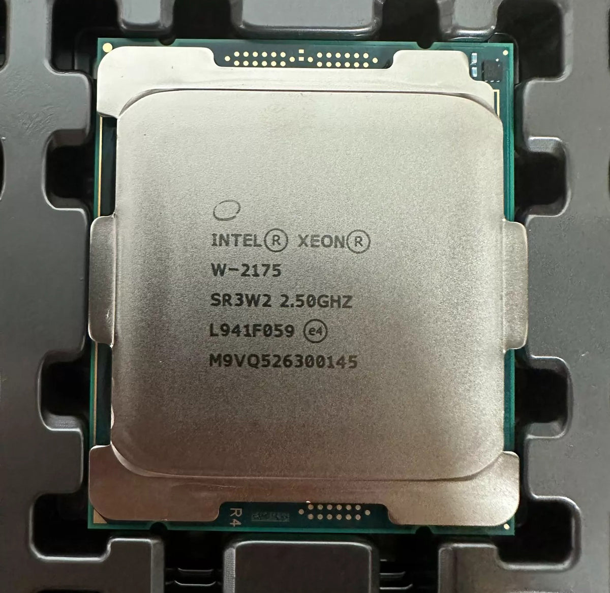 LGA 2066 CPU C422 W-2102 W-2104 W-2123 W-2125 W-2133 W-2135 W-2145 W-2155 W-2175 W-2195 W-2223 W-2225 W-2235 W-2245 W-2255 W-2265 W-2275 W-2295 W-2140B W-2150B W-2170B W-2191B